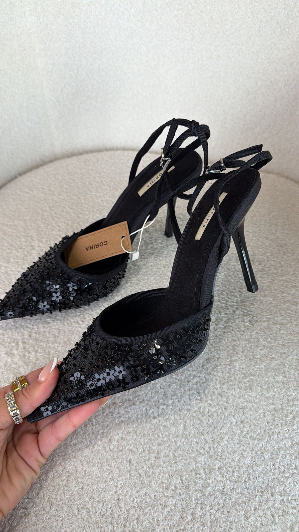 Sapato Corina – Elegância Floral