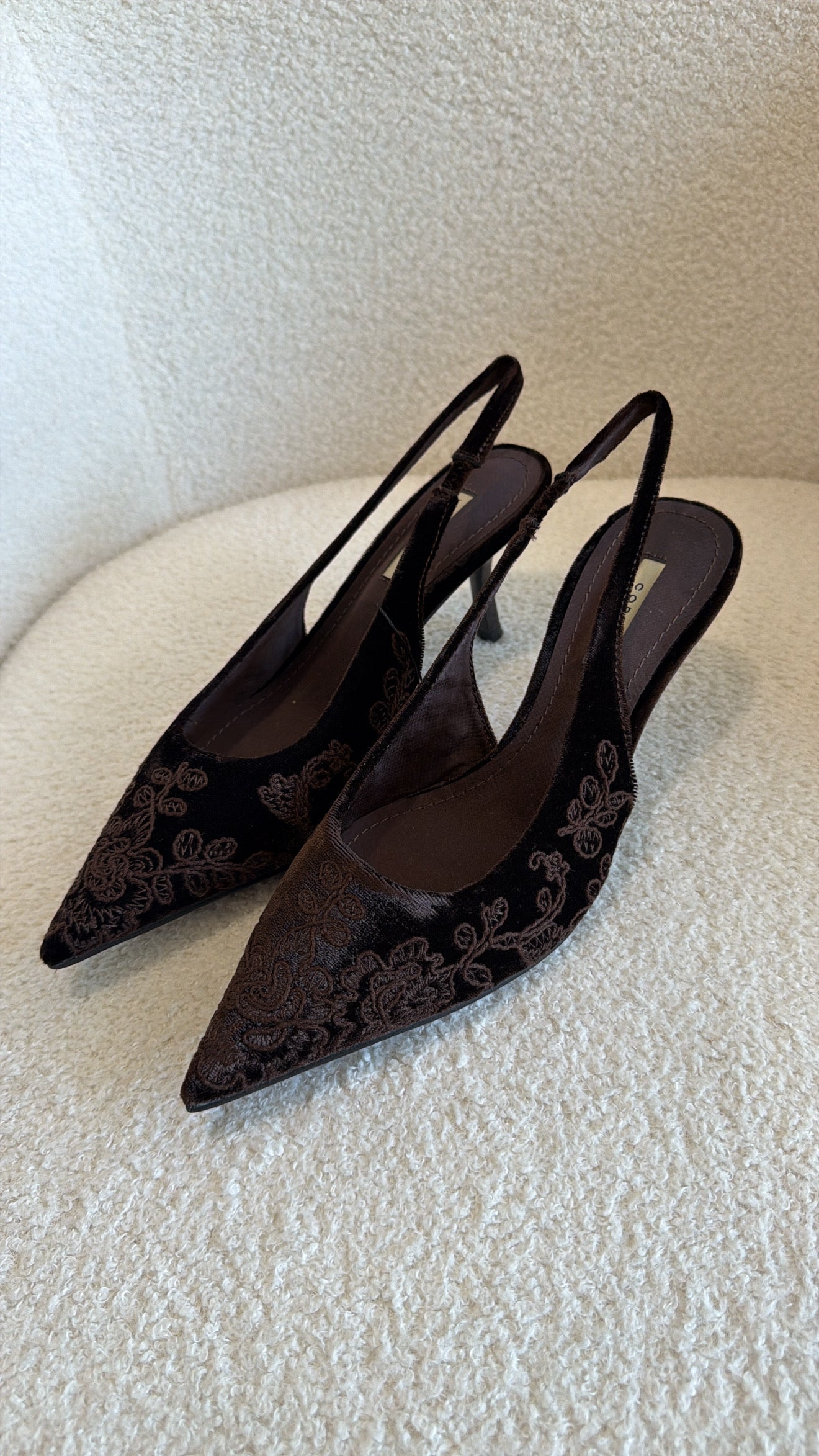 Sapato de Veludo Fiorella – Corina