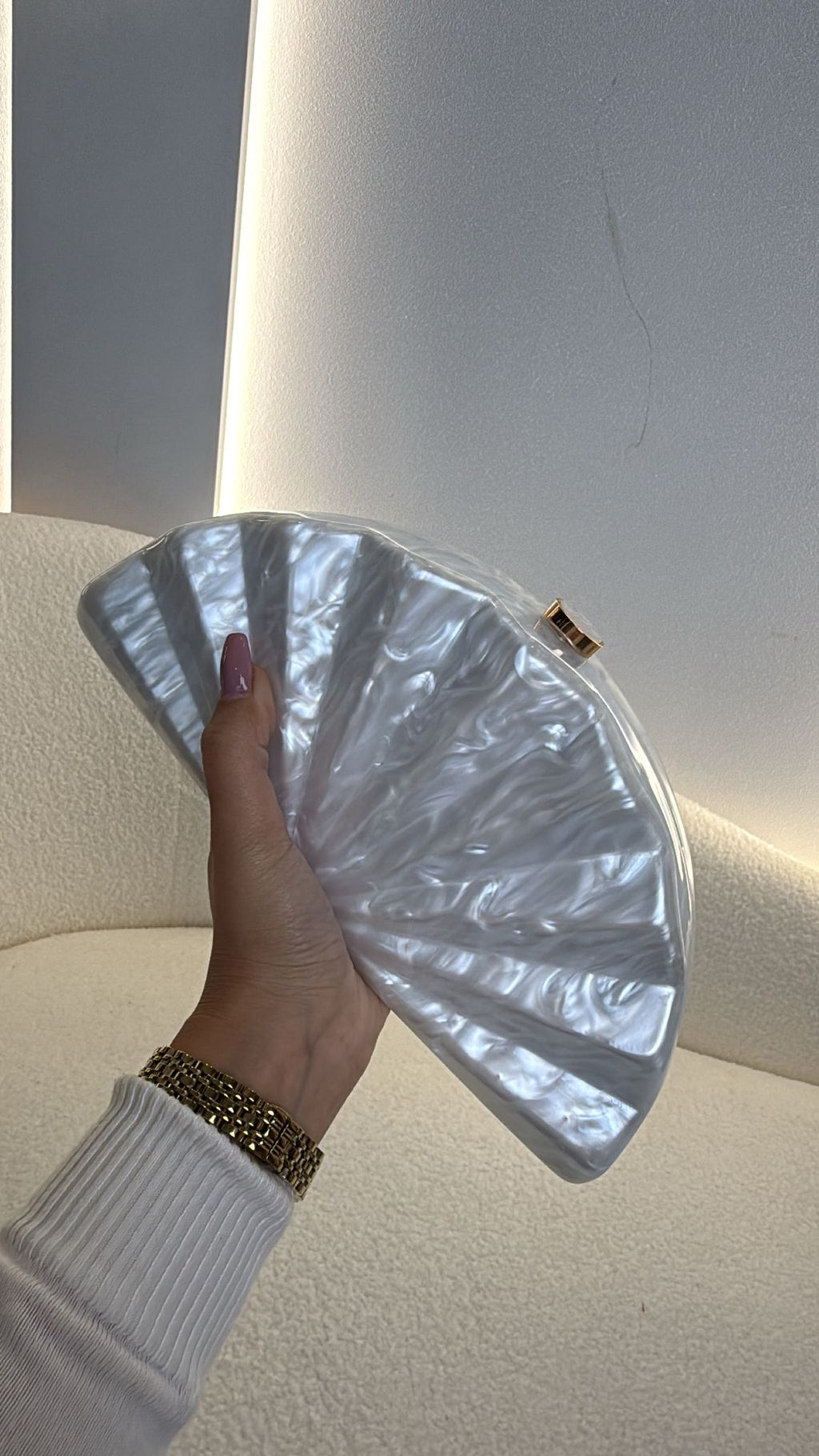 Pearl Clutch
