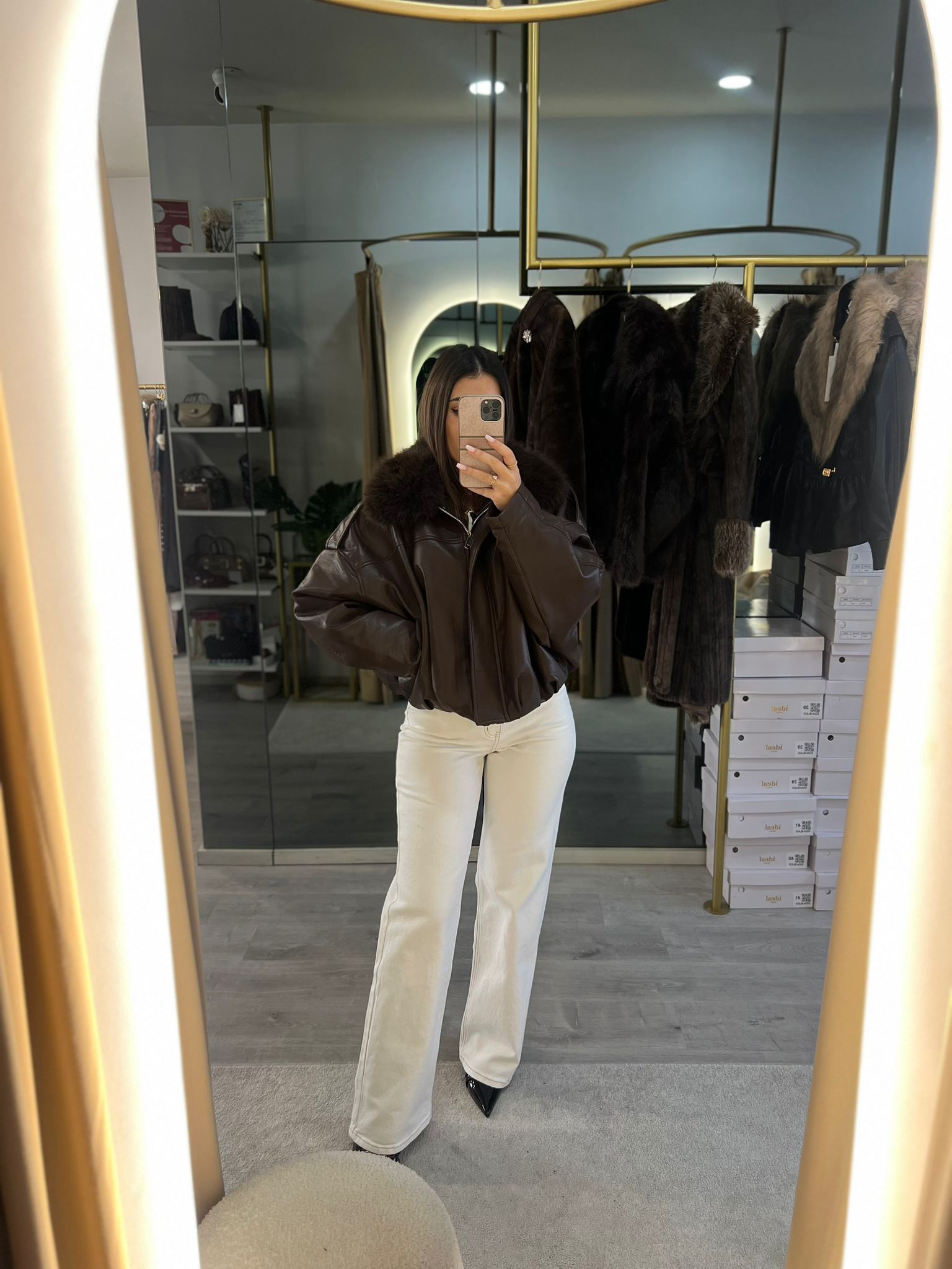 Bomber Castanho Oversize Pelo