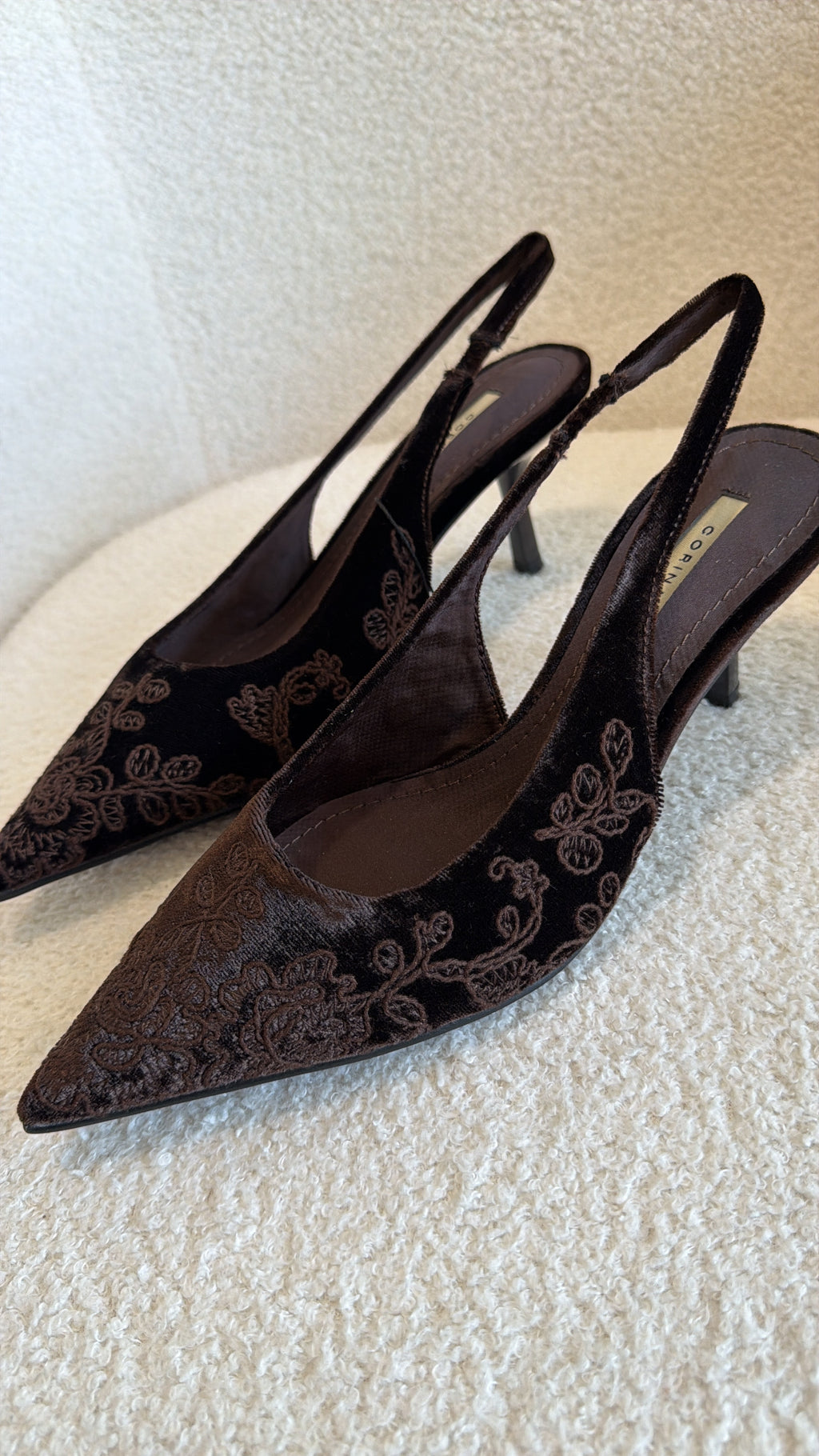 Sapato de Veludo Fiorella – Corina