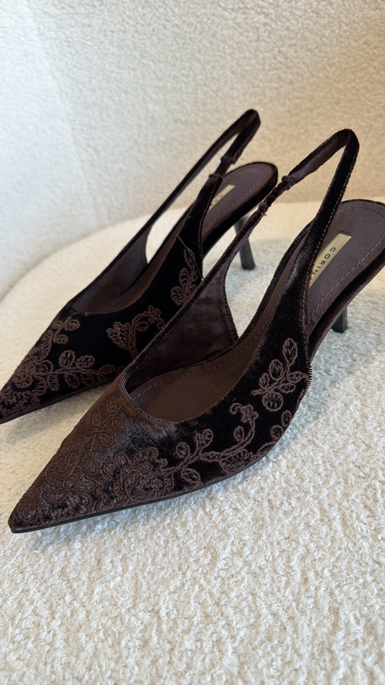 Sapato de Veludo Fiorella – Corina