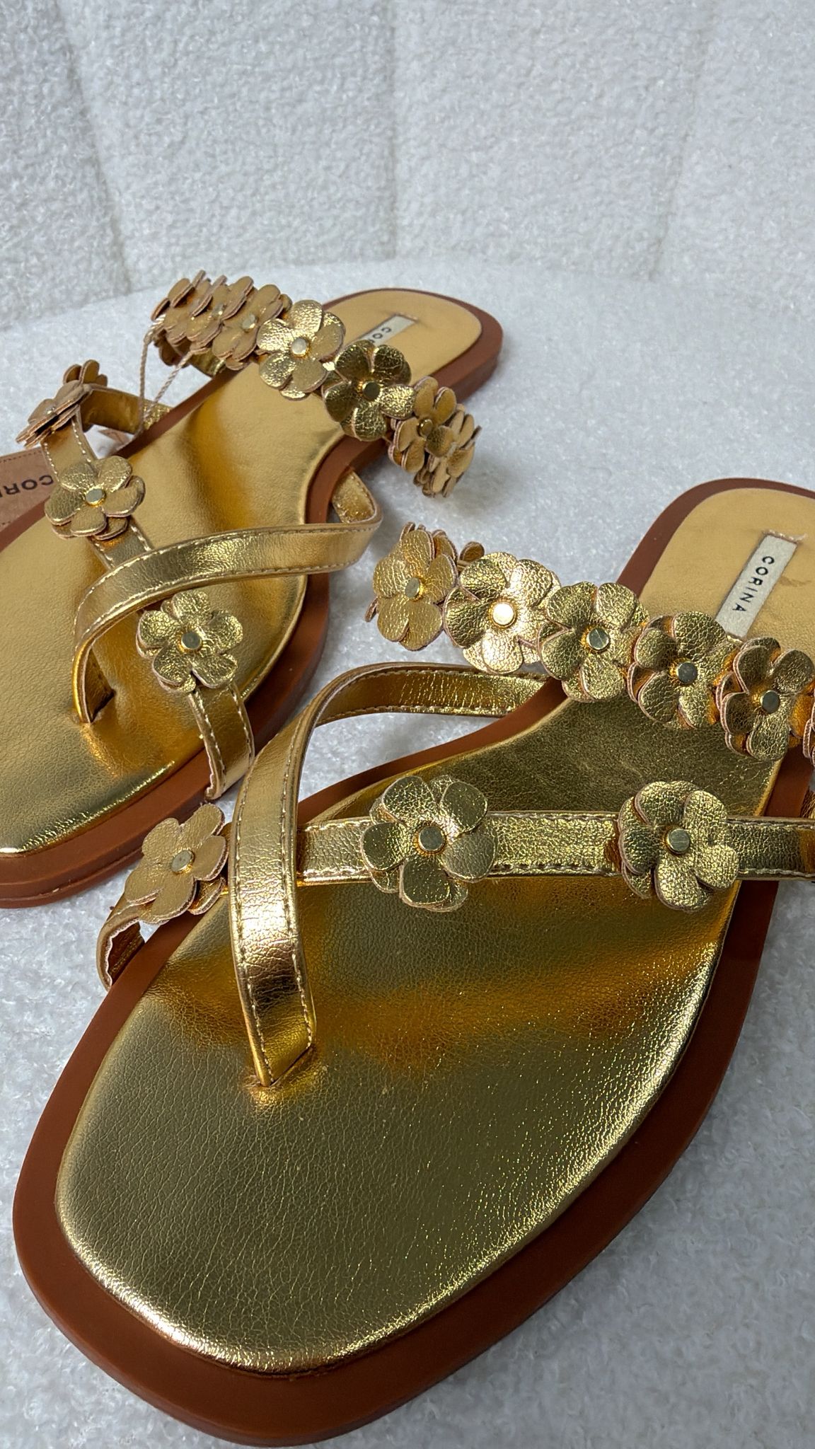 Chinelo Golden Bloom