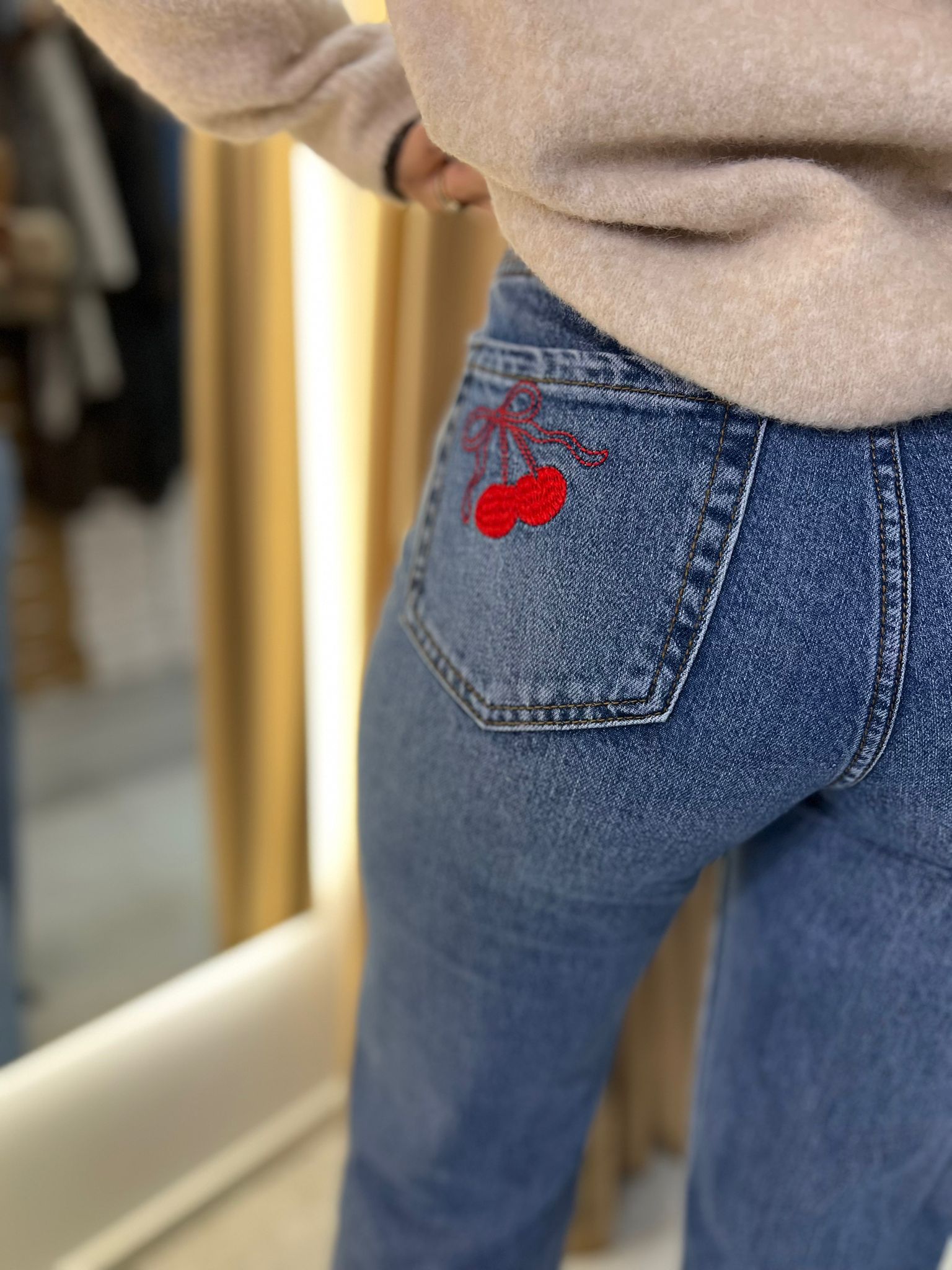 Calças Cherry Detail