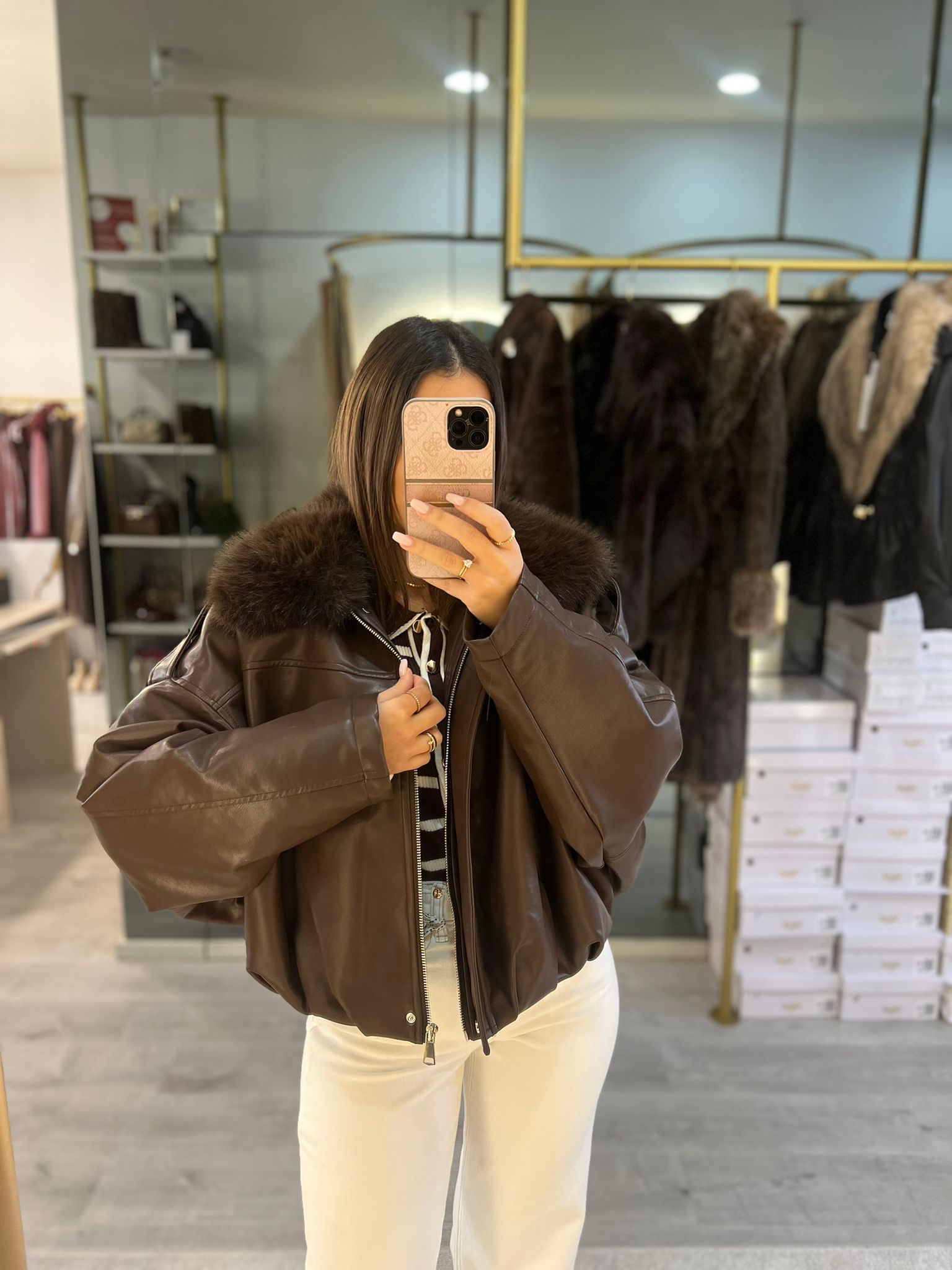Bomber Castanho Oversize Pelo