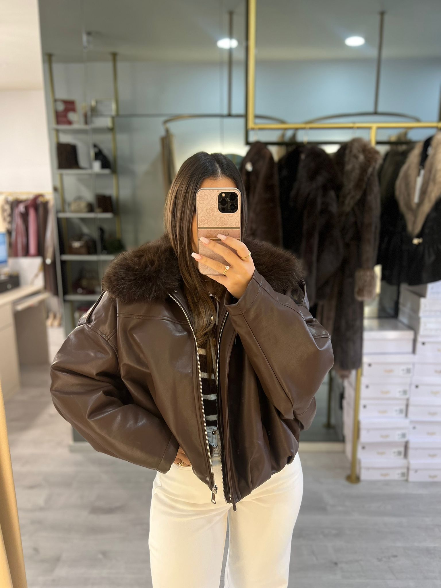Bomber Castanho Oversize Pelo