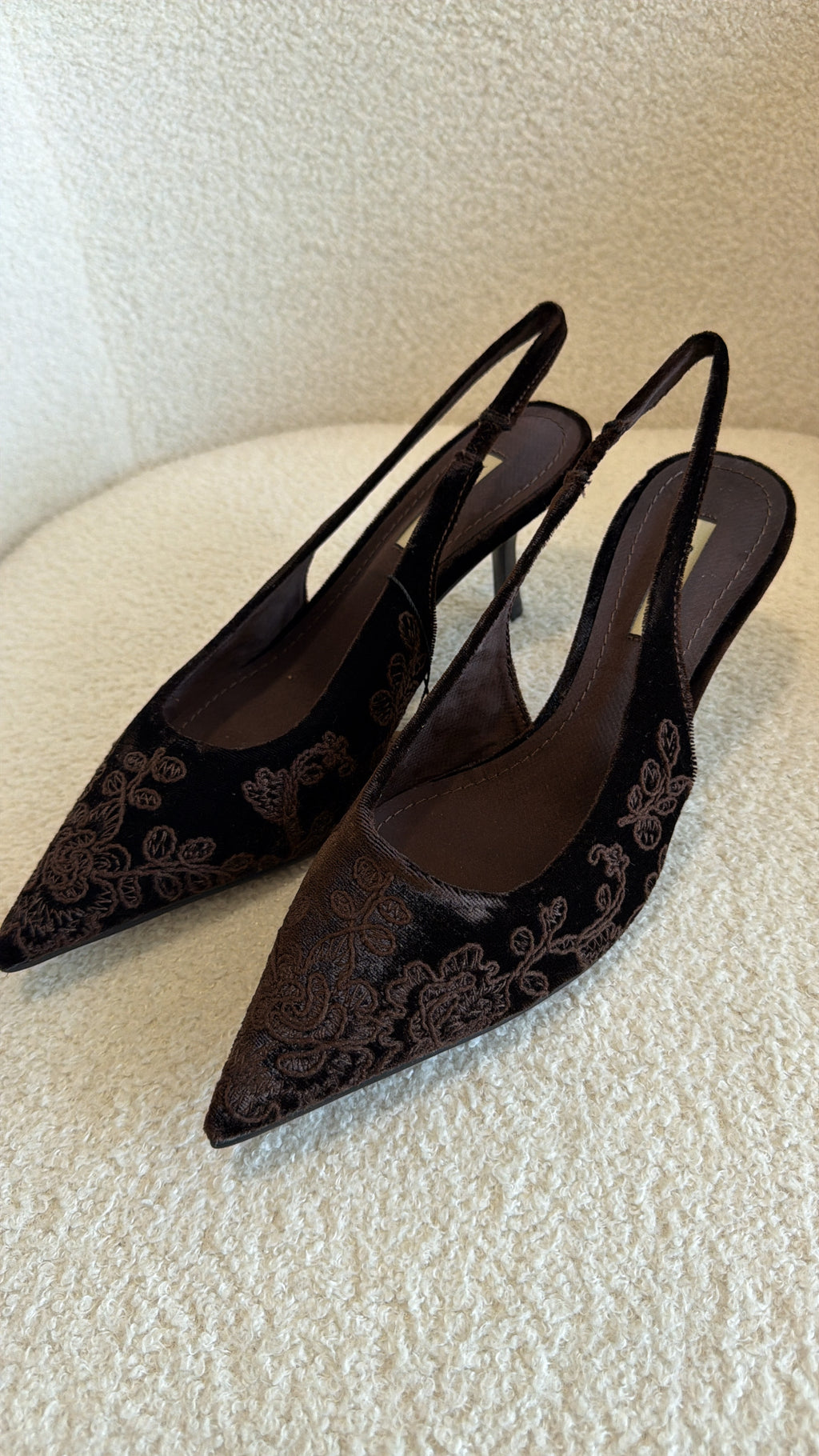 Sapato de Veludo Fiorella – Corina