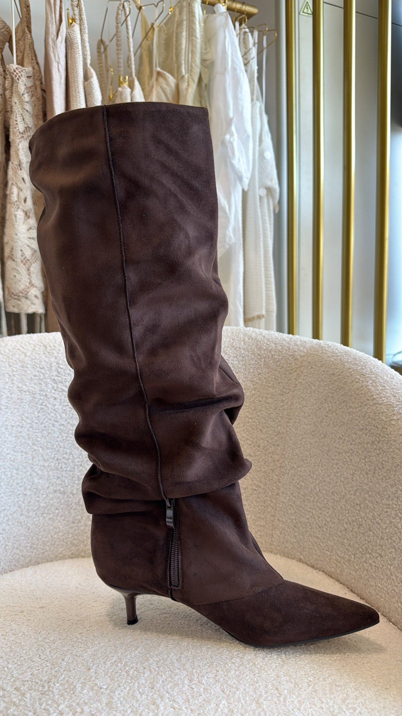 Bota de Cano Alto Camurça – Corina