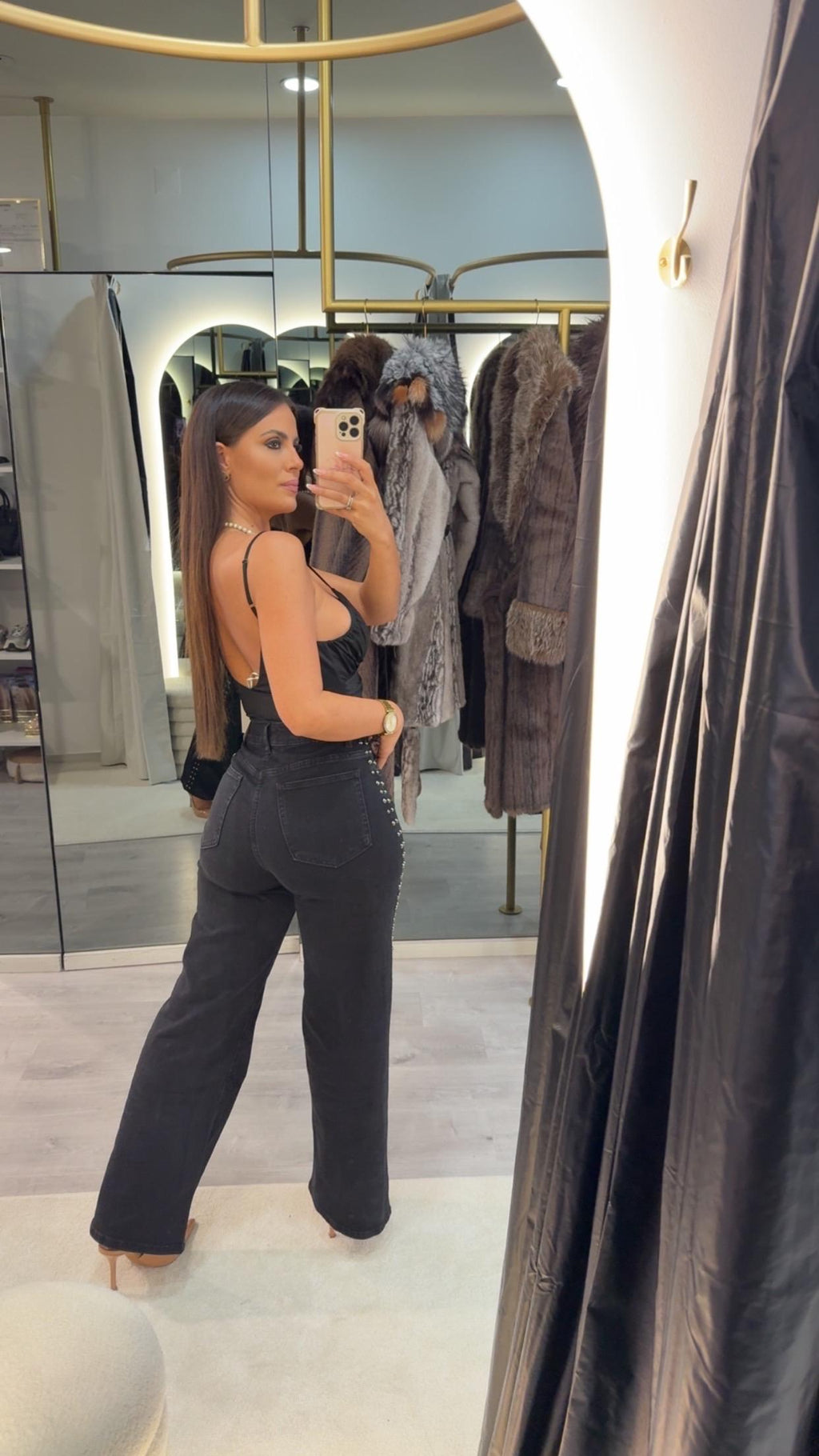 Caças Wide Leg Tachas