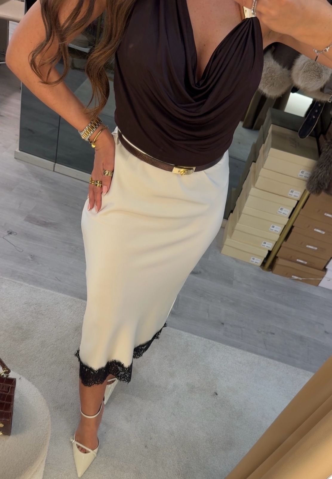 Saia Satin Noir Detail