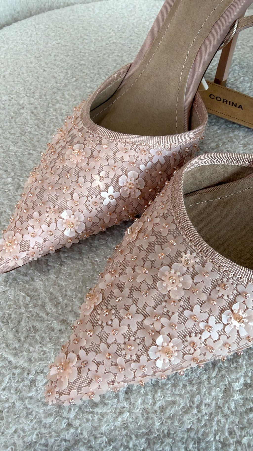 Sapato Corina – Elegância Floral